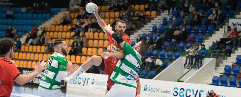 Derrota de los de José Nolasco ante Helvetia Anaitasuna (29-24)