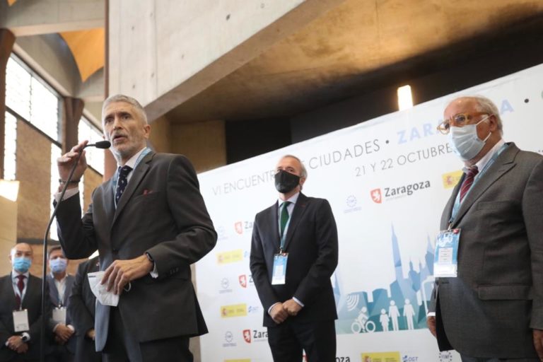 Grande-Marlaska marca como objetivo reducir a la mitad el número de fallecidos en accidentes de tráfico para el año 2030