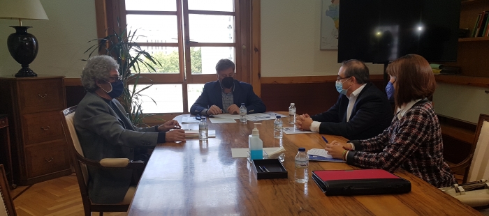 Soro muestra su apoyo a las reivindicaciones del sector del transporte de mercancías que es fundamental para el desarrollo logístico de Aragón