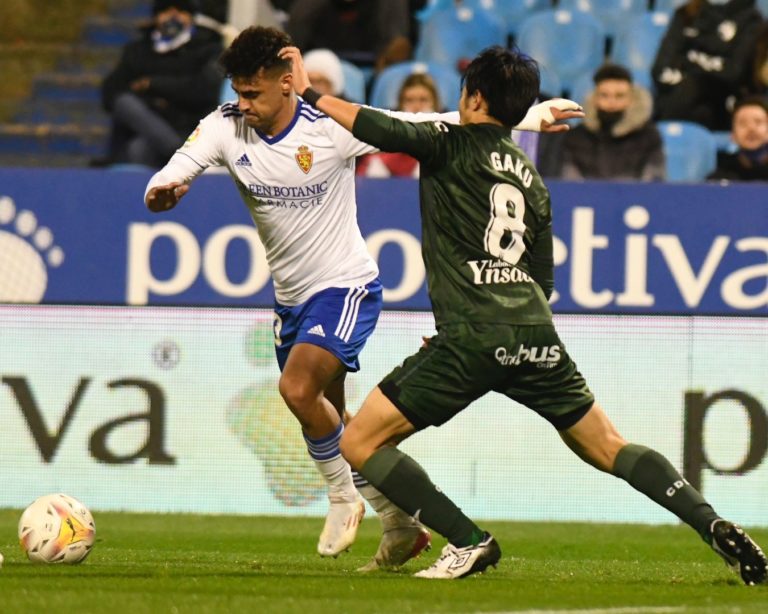 Partido gris del Real Zaragoza que suma su tercera derrota de la temporada, la segunda en La Romareda (0-2)