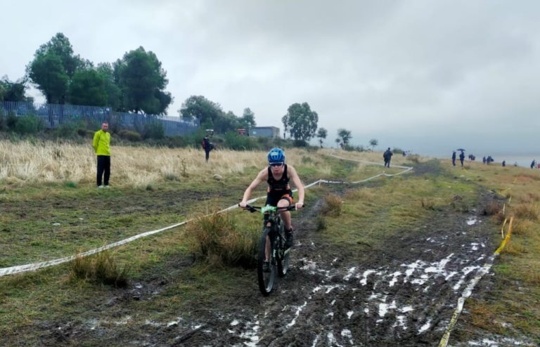 La aragonesa Marta Borbón, campeona de España Élite de Triatlón Cros
