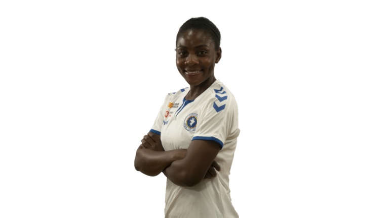 Hellen Mubanga sufre una lesión en su rodilla derecha y podría tener un esguince