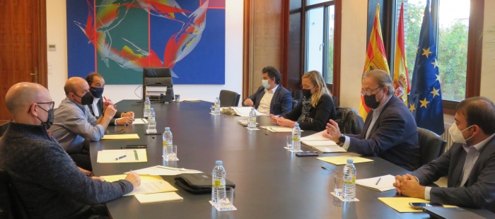 Los consejeros de Economía y Hacienda mantienen un encuentro con los responsables en Aragón de CEOE, CEPYME, CC.OO y UGT sobre las cuentas del próximo ejercicio