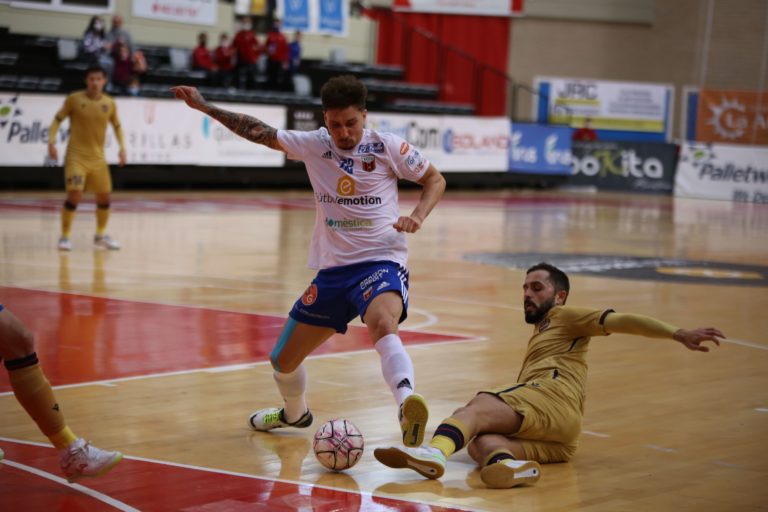 Duro esfuerzo para el Futbol Emotion Zaragoza sin recompensa (4-5)