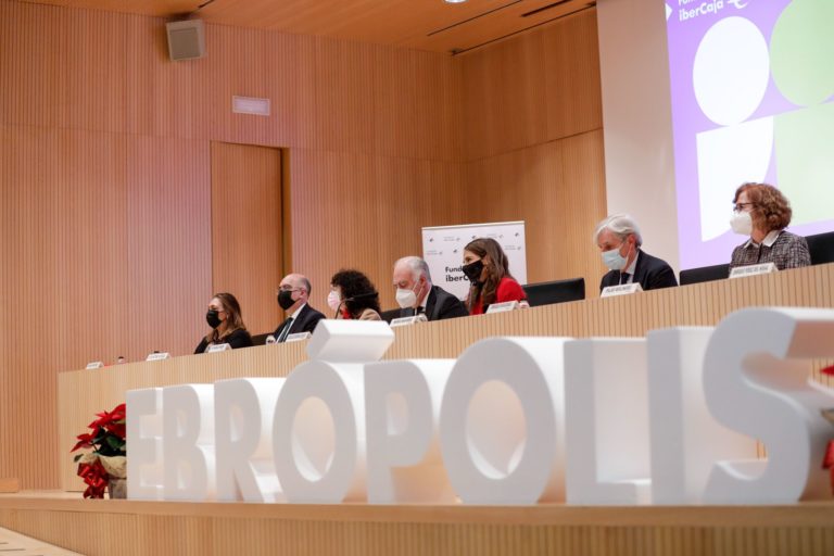 María Navarro entrega el “XX Premio Ebrópolis a las Buenas Prácticas” a APSATUR