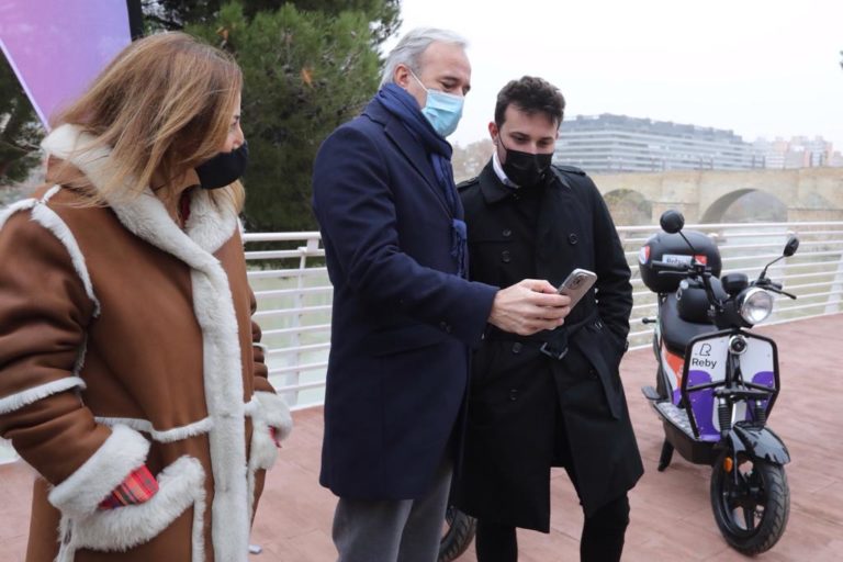 Reby empieza hoy el despliegue de 450 motos eléctricas compartidas en Zaragoza