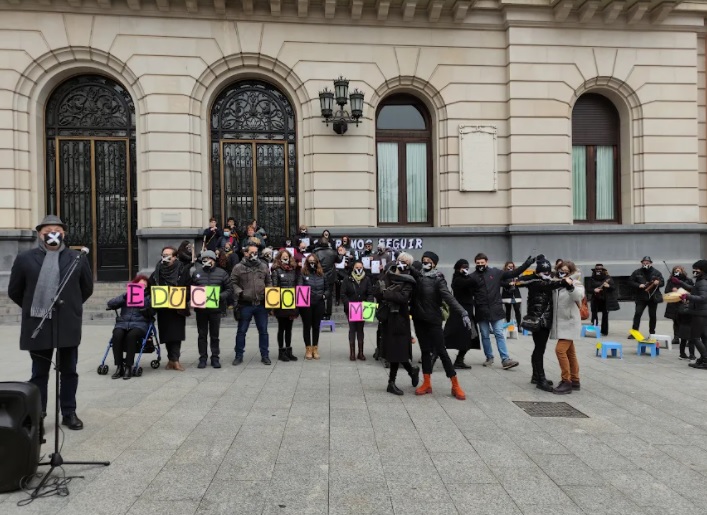 Concentración de los profesores de música en defensa de la Educación Musical en la enseñanza general