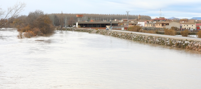 Aragón pendiente de la crecida del Ebro