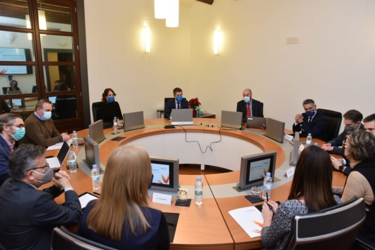 El Ayuntamiento de Zaragoza y la Universidad San Jorge colaboran en un proyecto de investigación sobre la medición del impacto de políticas públicas y su retorno social