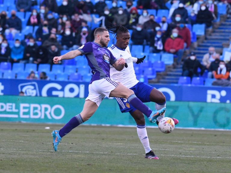 El Real Zaragoza suma un punto ante el Real Valladolid pero acumula 4 partidos sin marcar en Liga (0-0)