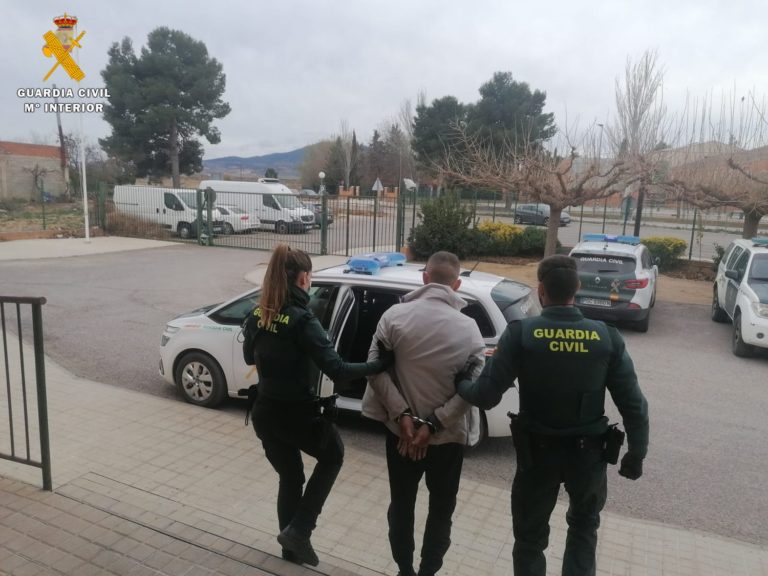 La Guardia Civil detiene a una persona tras agredir a un vecino de Ricla con un arma blanca