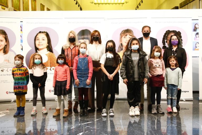 Zaragoza se suma al 8-M con una campaña protagonizada por las mujeres del futuro