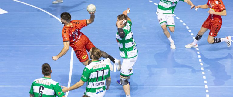 Derrota por la mínima para el Bada Huesca (25-26)