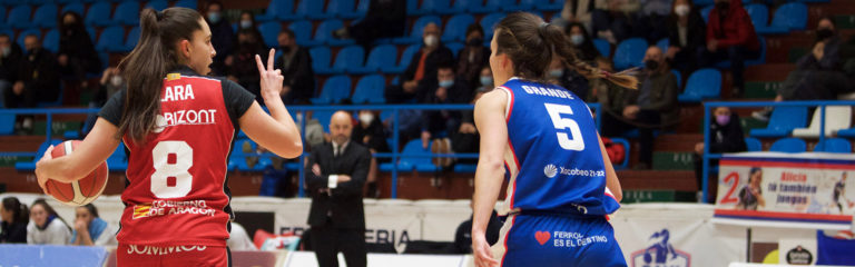 Casademont Zaragoza sufre la falta de acierto y cae derrotado ante BAXI Ferrol (74-49)