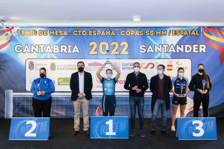 El CN Helios, protagonista en el Torneo Estatal de tenis de mesa con Janina Nieto y Marcelo Toledo