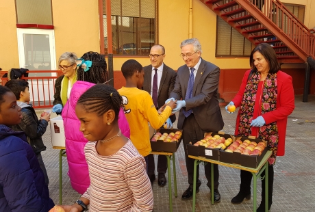 Arranca el “Programa de consumo de fruta y leche en las Escuelas” para fomentar una dieta saludable entre los más pequeños