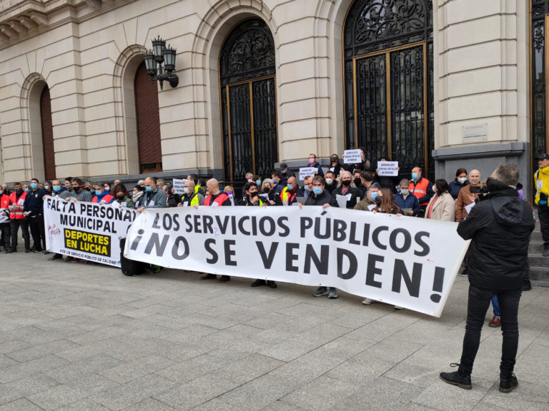 Los centros deportivos municipales cierran por huelga