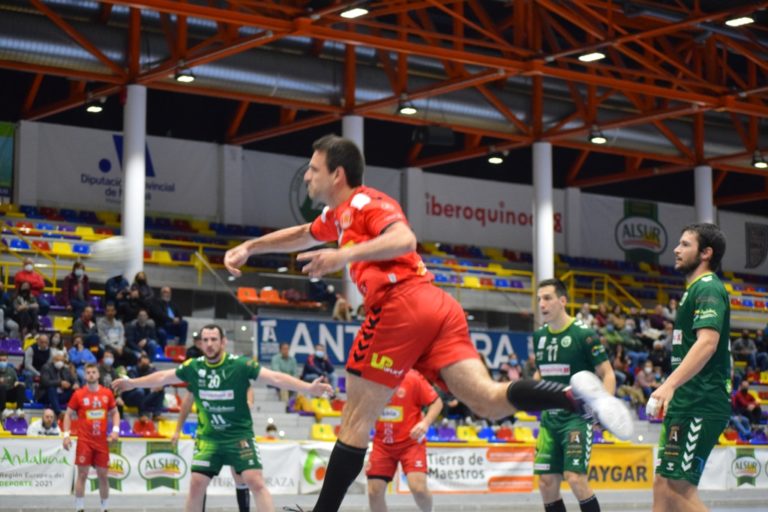 El Bada Huesca sale victorioso en su visita a Antequera (27 – 39)