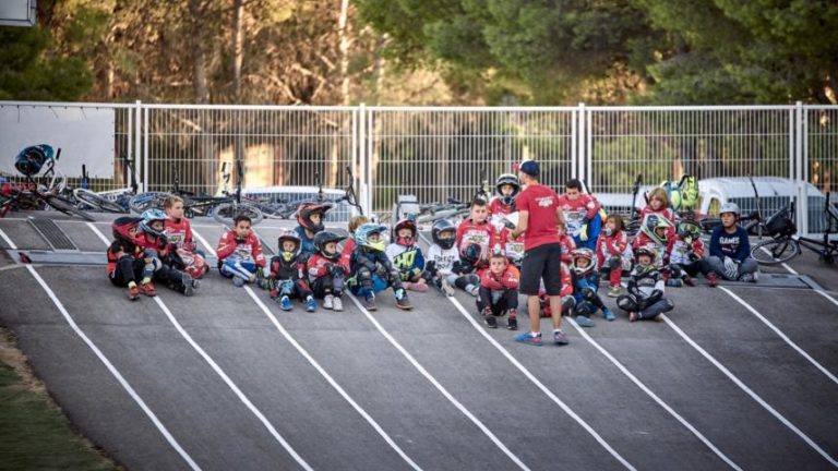 La Federación Aragonesa de Ciclismo denuncia el mal estado del circuito de BMX de Zaragoza