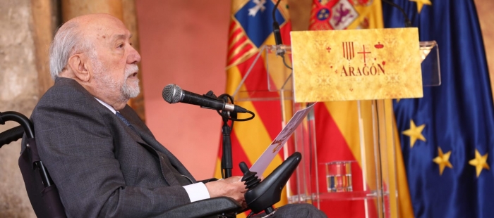 Aragón conmemora el Día de Aragón reconociendo la labor de Andalán y Aspanoa