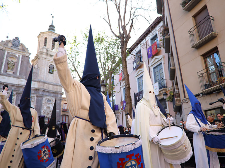Inicia la Semana Santa 2024 en Zaragoza con el tradicional pregón y procesión