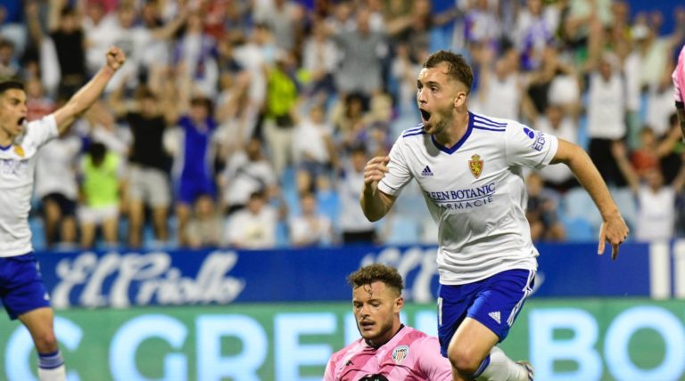 El Real Zaragoza consigue los tres puntos en el último partido de la temporada en La Romareda (1-0)