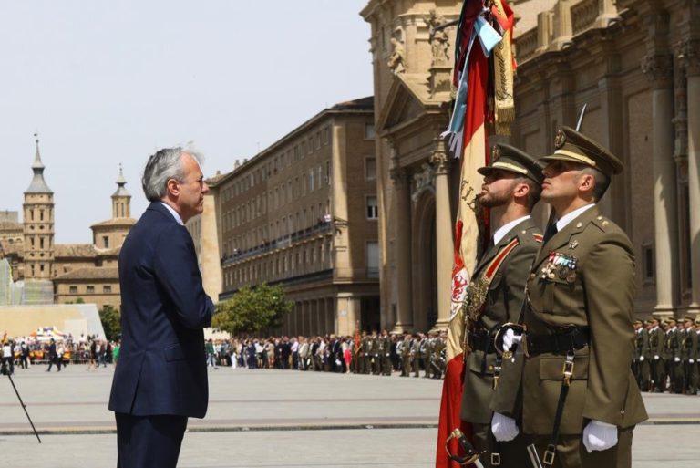 El Ayuntamiento de Zaragoza ofrecerá una fotografía de recuerdo a los participantes de la Jura de Bandera que tuvo el pasado sábado en la Plaza del Pilar