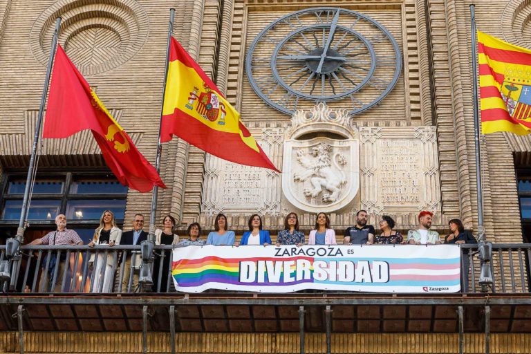 Zaragoza se reivindica como una ciudad diversa  en el Día del Orgullo LGTBI