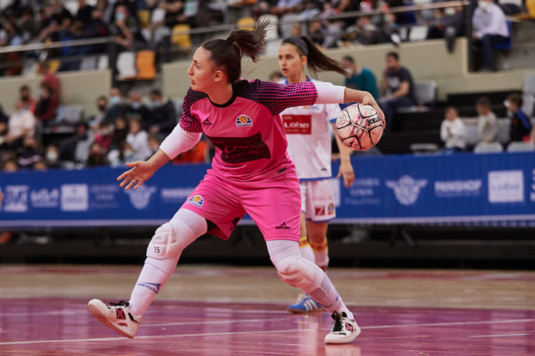 Ana Etayo se desvincula del Sala Zaragoza