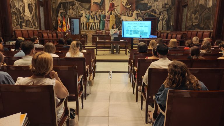 Más de 80 personas participan en un curso de la Diputación sobre contratación de personal en los ayuntamientos