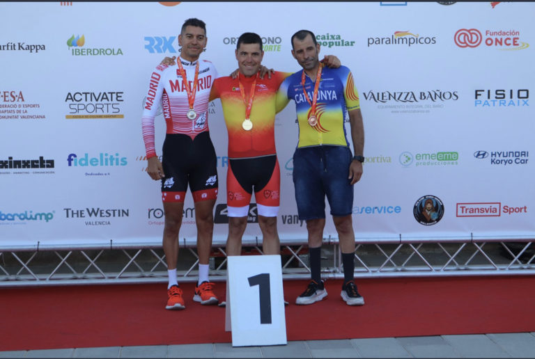 El ciclista adaptado turiasonense Eduardo Santas, doble campeón de España