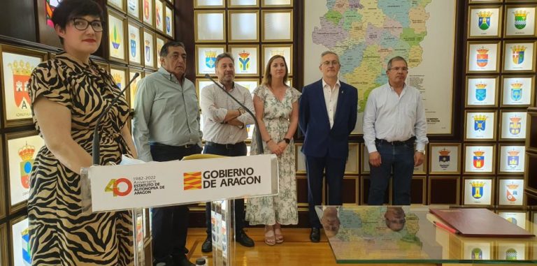 Soro firma cuatro convenios con ayuntamientos para la erradicación del chabolismo