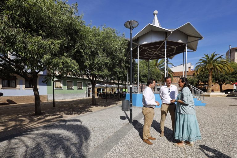 La plaza de Alcaldía de Casetas se convierte en zona peatonal tras una inversión de 96.000 euros