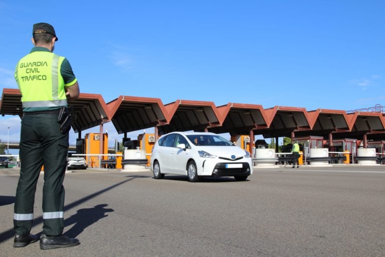 La Guardia Civil incauta 2 kg de marihuana durante un control de alcoholemia