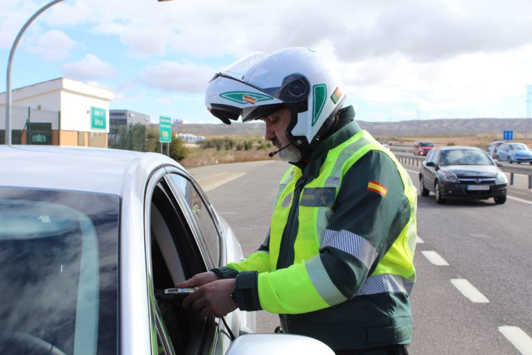 La Guardia Civil denuncia a 18 conductores ebrios durante el primer fin de semana del verano