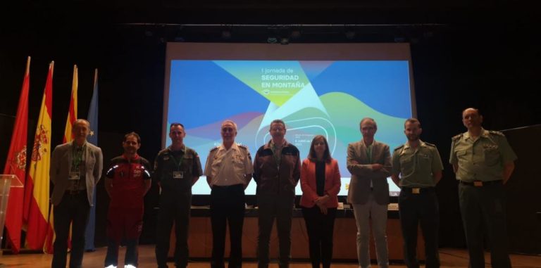 Un centenar de personas han participado en Jaca en la I Jornada de Seguridad en Montaña
