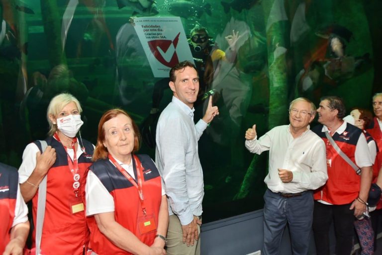 Los voluntarios colaborarán con la Fundación del Acuario en las actividades y visitas escolares
