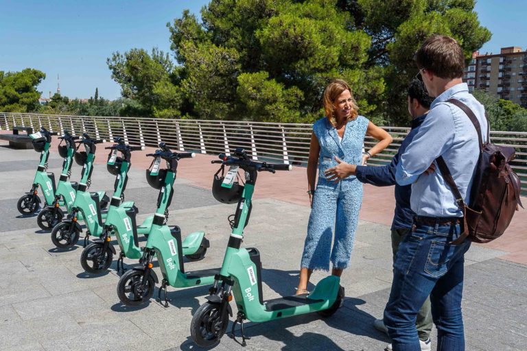 Los patinetes eléctricos de Bolt circularán por Zaragoza desde este fin de semana