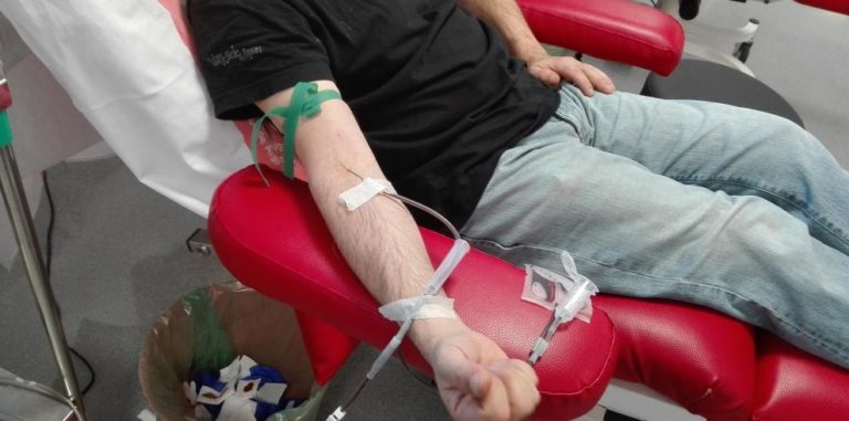 El Banco de Sangre y Tejidos de Aragón y Ayuntamiento de lanzan segunda edición de la campaña #piscinaydonación