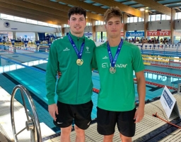 Los nadadores Luis Domínguez y Guillermo Carrey regresan con nueve medallas del Campeonato de España absoluto y junior en representación de El Olivar