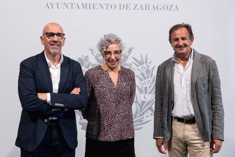 Ayuntamiento, Fundación la Caixa y ACCEM invitan a menores refugiados a disfrutar este verano de las piscinas municipales de Zaragoza
