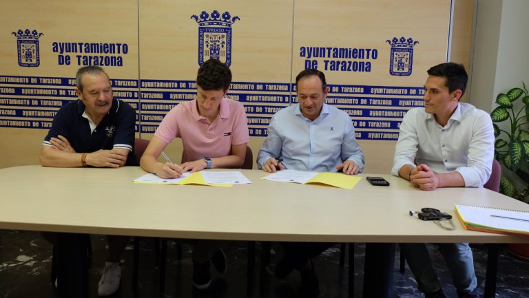 El Ayuntamiento de Tarazona firma renueva el convenio con el Balonmano Tarazona