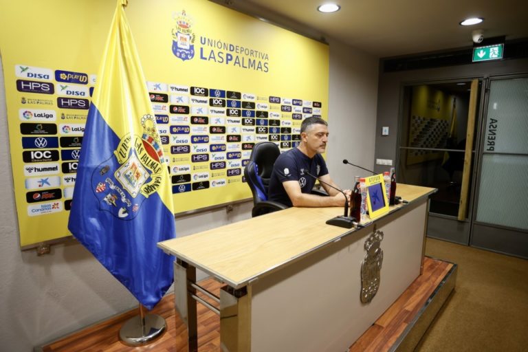 García Pimienta, entrenador de la UD Las Palmas: «Carcedo tiene un grupo con mucho nivel y le ha imprimido su carácter y estilo»