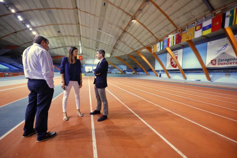 El Palacio de los Deportes reforma su pista de atletismo, construye un nuevo foso para salto de longitud y renueva las calderas para reducir un 17% el consumo energético