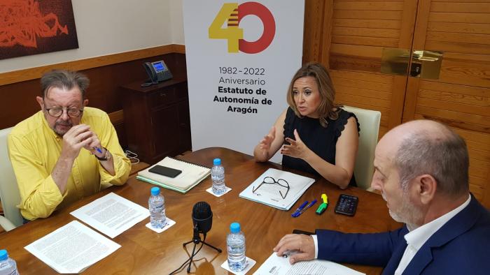Mayte Pérez ofrece a los entes locales el apoyo del Gobierno de Aragón para la aplicación del plan de ahorro energético