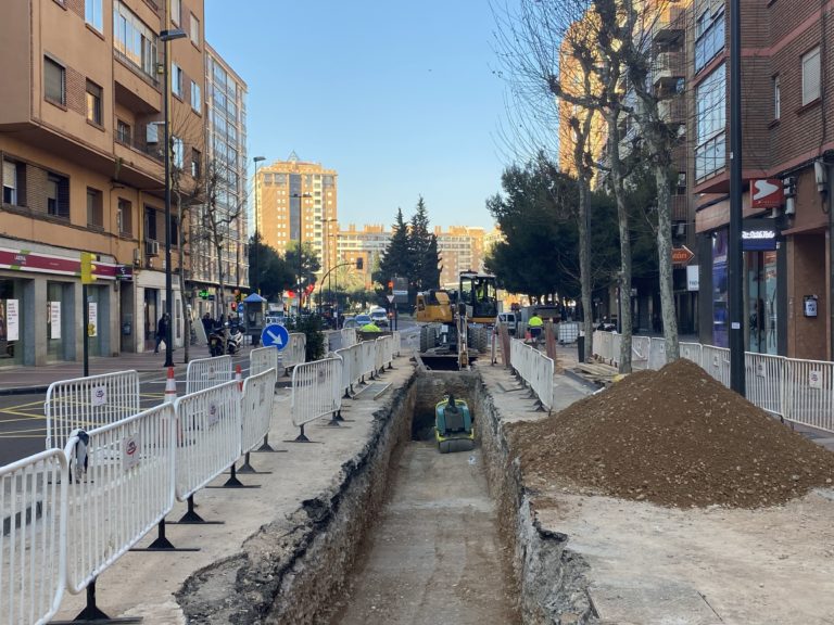 La renovación de un colector de saneamiento cortará al tráfico parte de la Avenida Madrid desde el lunes