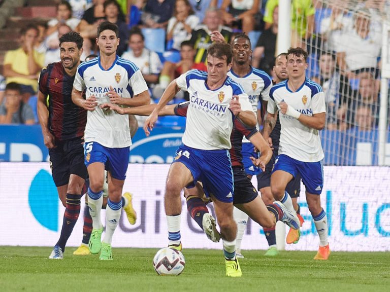 Sin derrota en el primer partido de la temporada en La Romareda desde el descenso