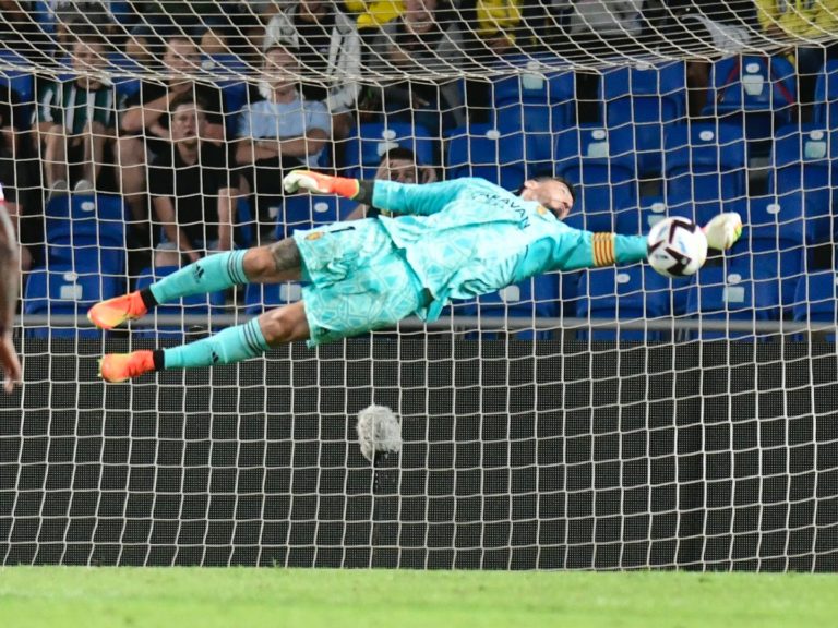 Cristian Álvarez sigue siendo ‘San Cristian’