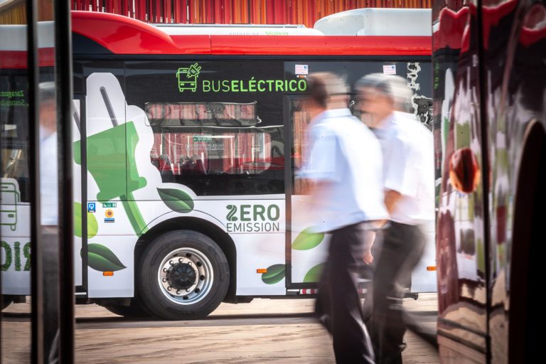 El Ayuntamiento asumirá en 2022 más de 76 millones de euros de déficit en el transporte público, más del 60% de su coste real