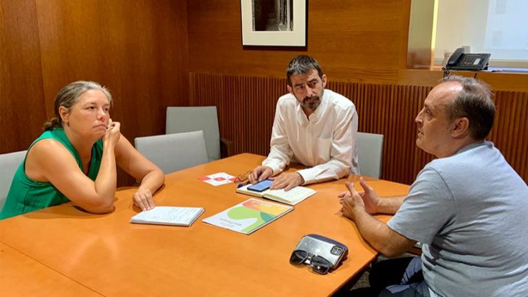 Primeras reuniones entre los grupos parlamentarios y la Federación Aragonesa de Ciclismo para el proyecto del Velo Parque